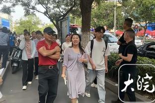 拜仁CEO谈帕利尼亚：冬窗重点在右后卫，不能排除未来的任何事